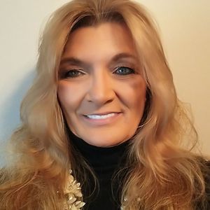 Meet your Posher, Renee